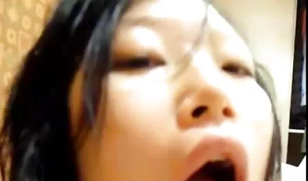 Các cô gái đi với miệng đeo mặt nạ vụng về video phim sex nhat nguc to