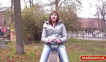 Một cô gái tóc vàng cu nữ diễn viên phim sex nhật ngón tay trong âm đạo